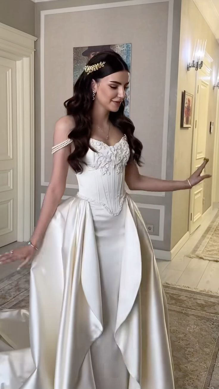 Off The Shoulder Appliques Wedding Dresses Ivory Beaded Wedding Ball Gown