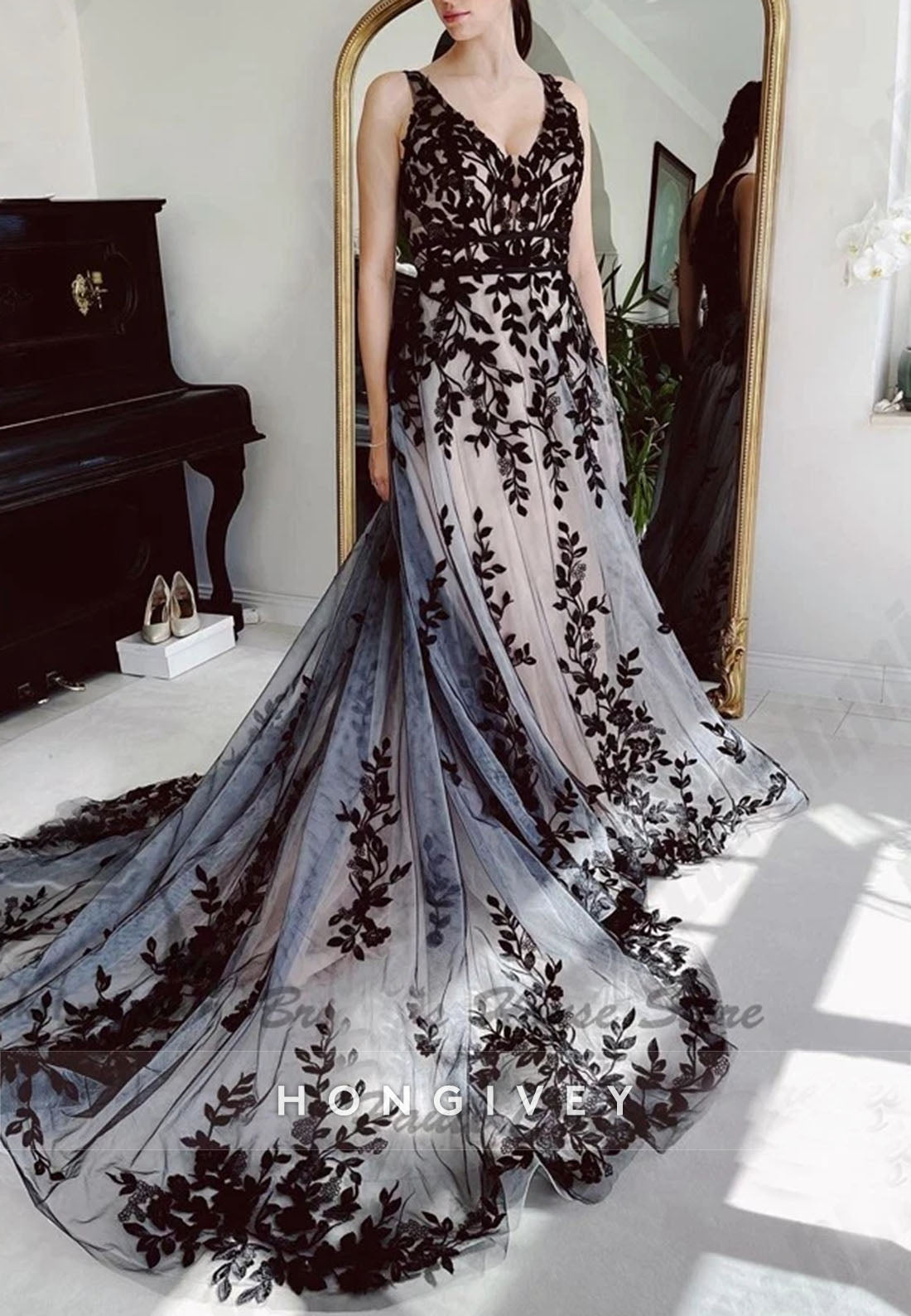 Gothic Wedding Dresses V Neck Black Lace Applique Court Train Bridal Gown