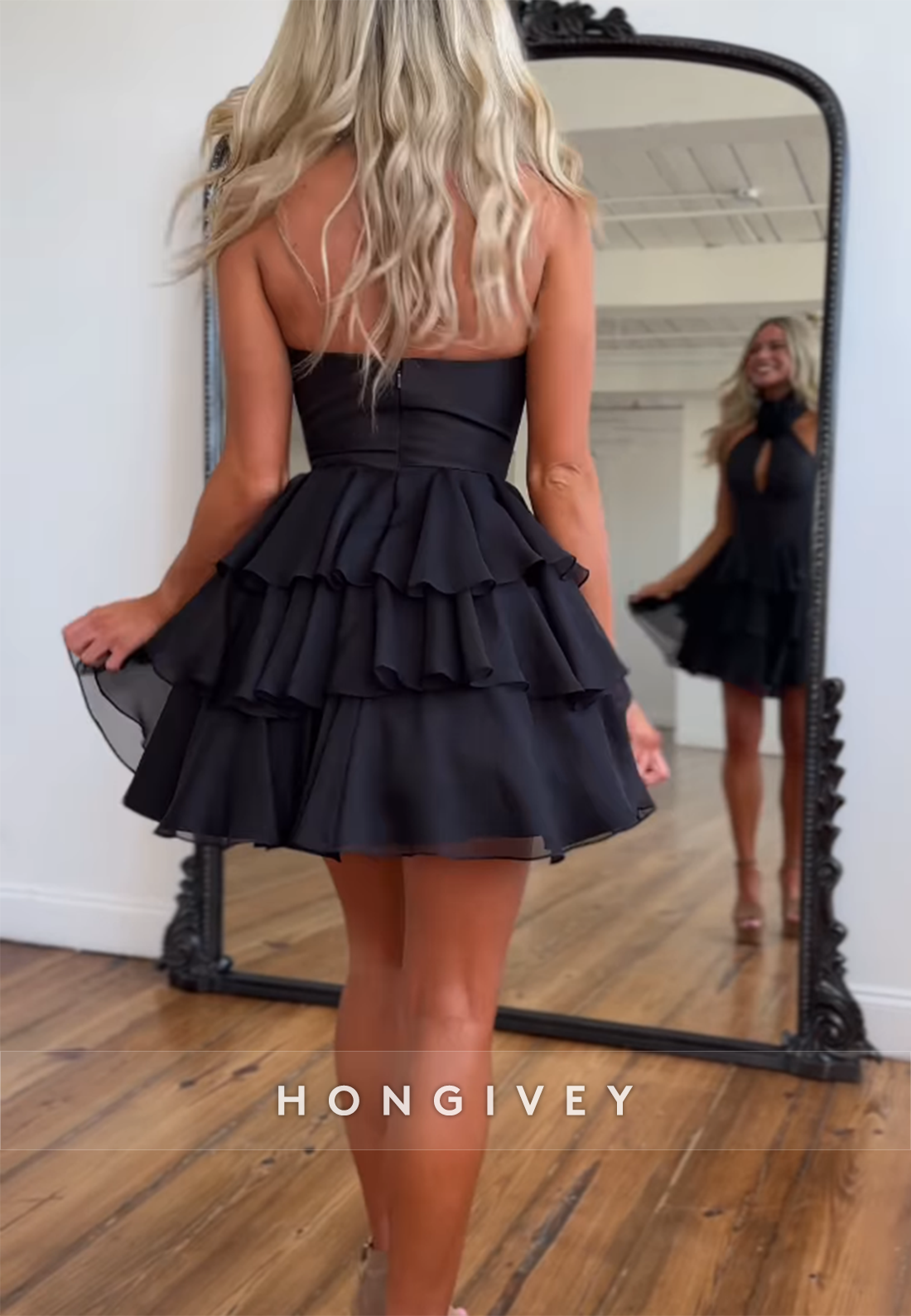 Halter Sleeveless A-Line Keyhole Neck Ruched Short Empire Homecoming Dresses