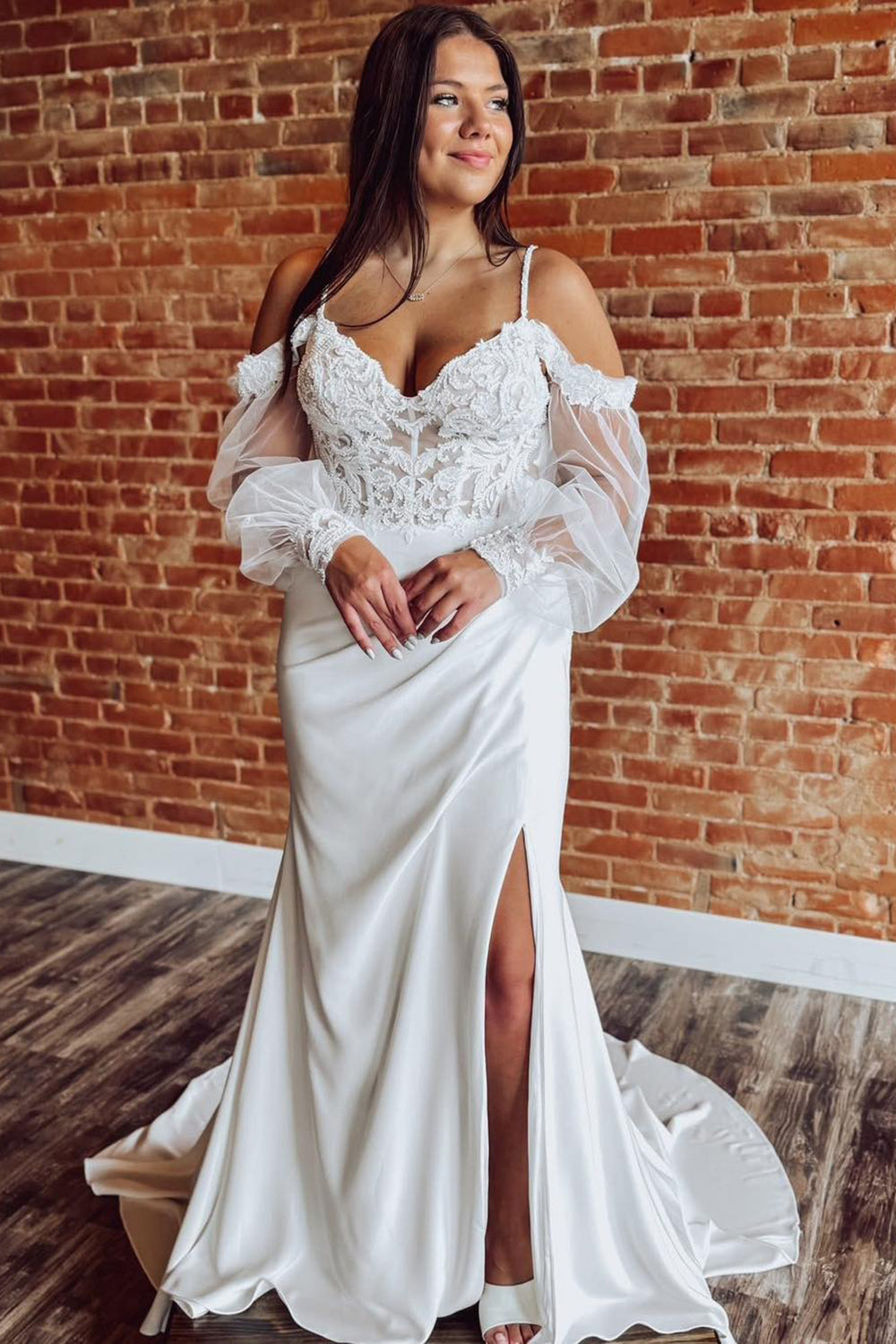 Mermaid V Neck Satin Lace Wedding Dresses for Bride Long Sleeves Wedding Gowns