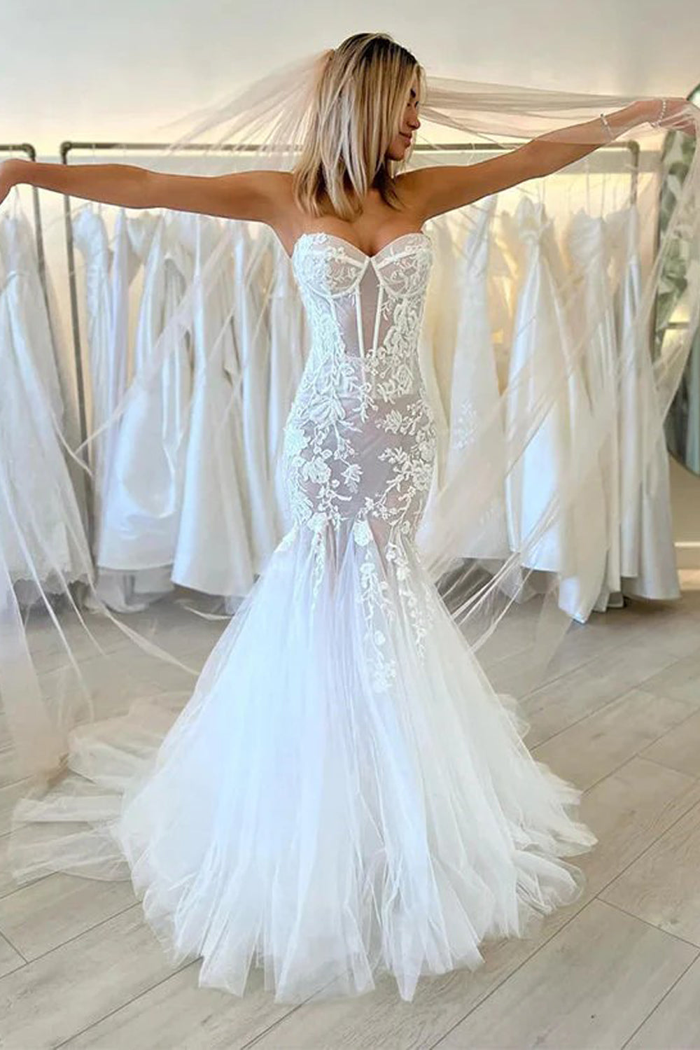 Sexy Elegant Mermaid Sweetheart Strapless Sleeveless Wedding Dress