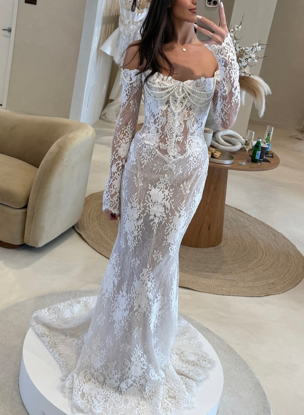 Off-The-Shoulder Detachable Sleeves Sweep Train Lace Wedding Dresses With Beading Appliques