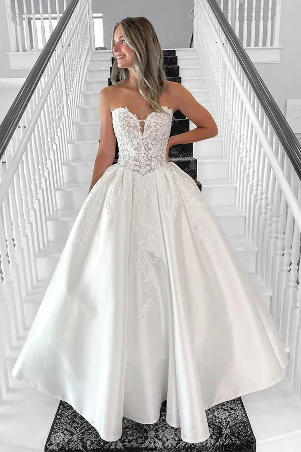 Sweetheart Satin Strapless Elegant Wedding Dress with Appliques