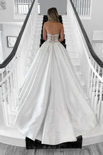 Sweetheart Satin Strapless Elegant Wedding Dress with Appliques