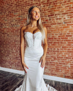 Sweetheart Mermaid Satin Wedding Dresses Beach Lace Long Sleeves Bride Wedding Gowns