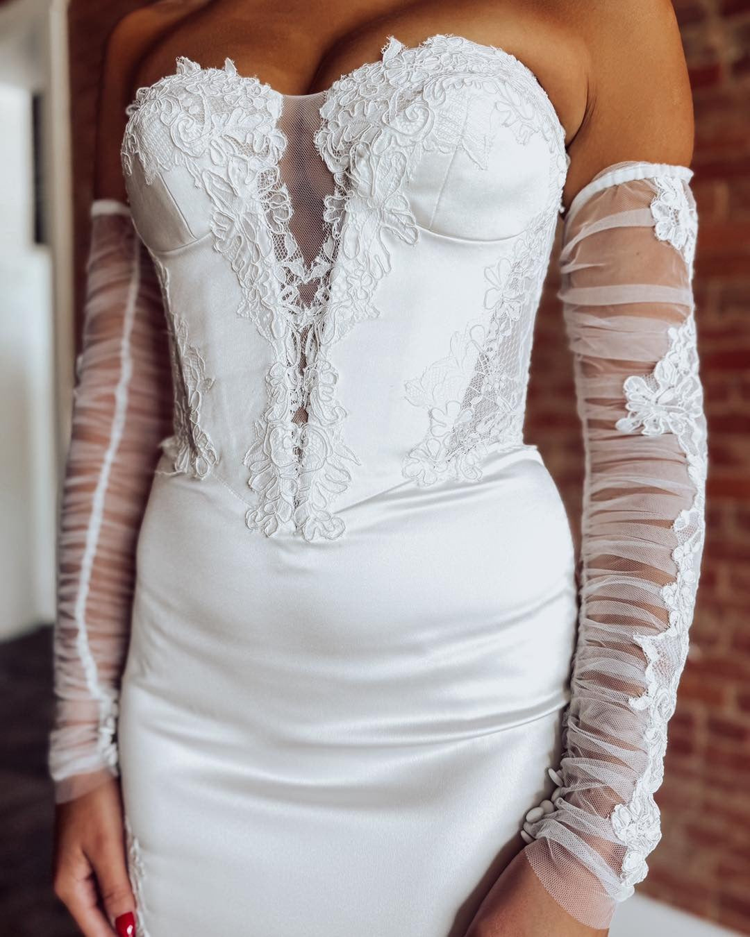 Sweetheart Mermaid Satin Wedding Dresses Beach Lace Long Sleeves Bride Wedding Gowns