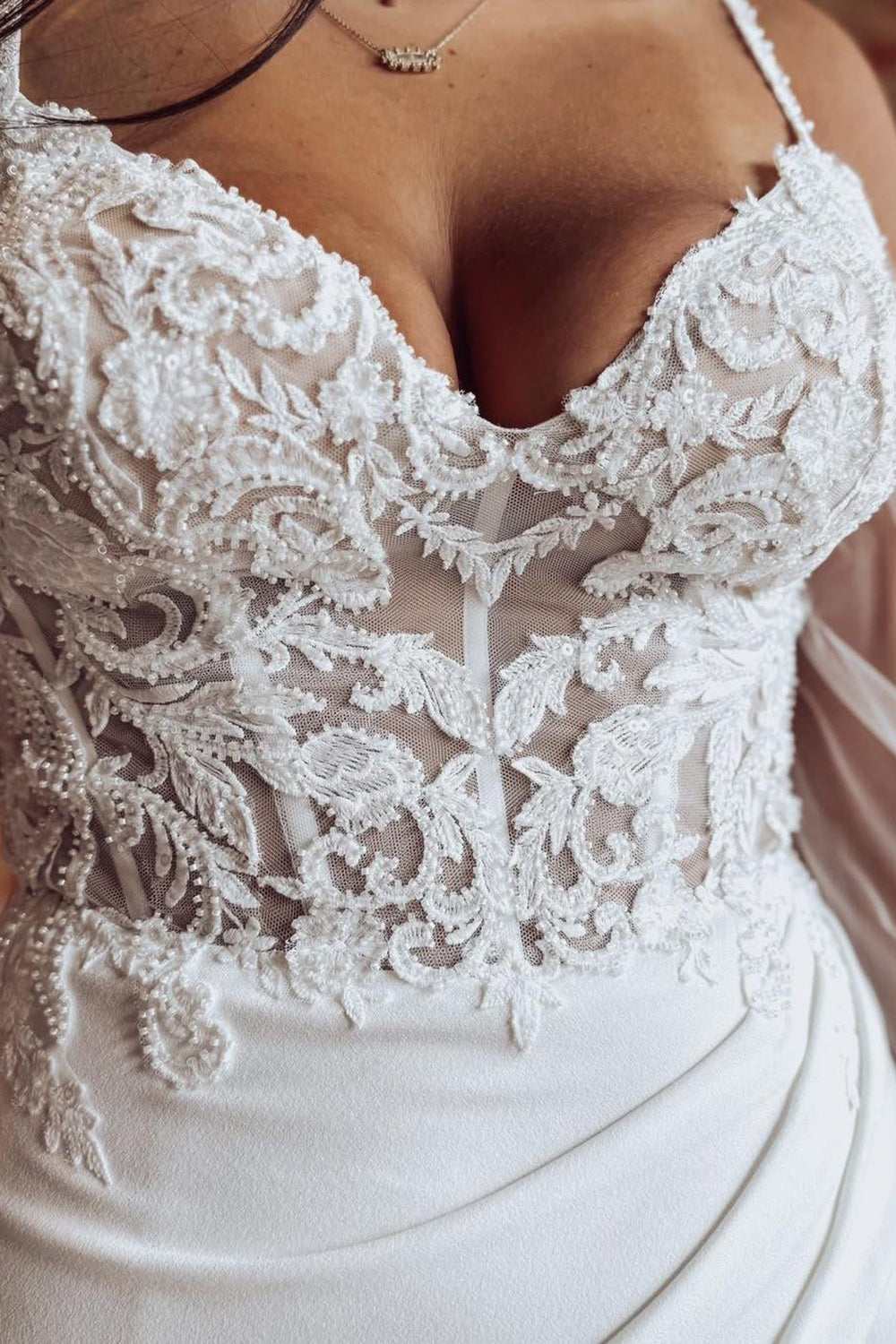 Mermaid V Neck Satin Lace Wedding Dresses for Bride Long Sleeves Wedding Gowns