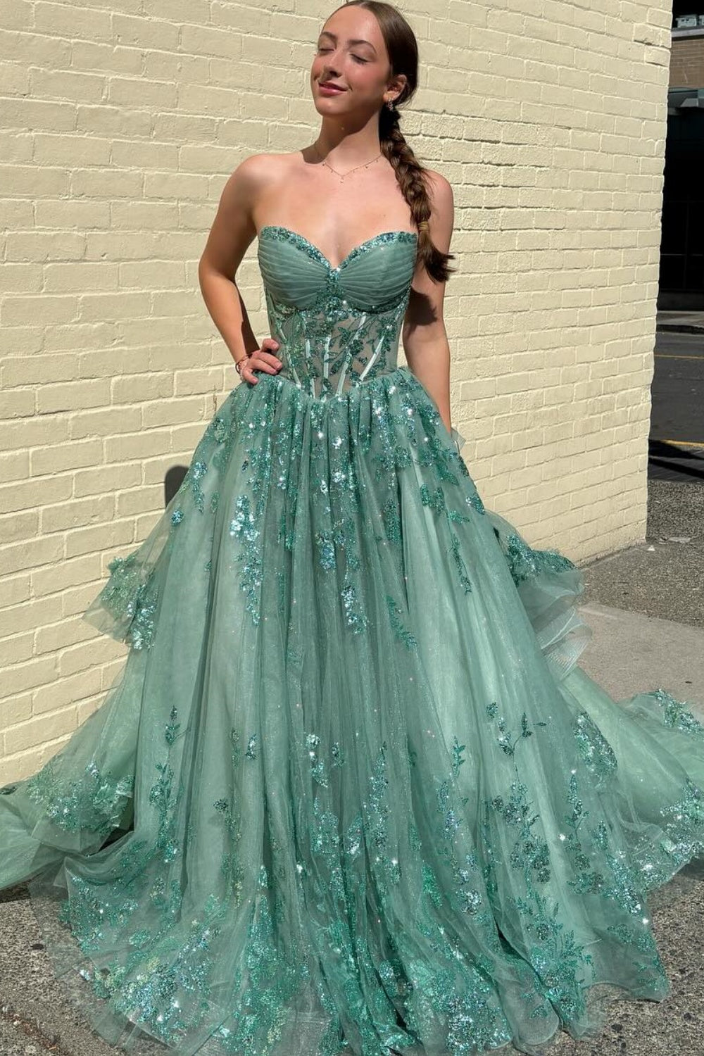 A-Line Strapless Sleeveless Pleated Appliques Tiered Green Prom Dress WU1608