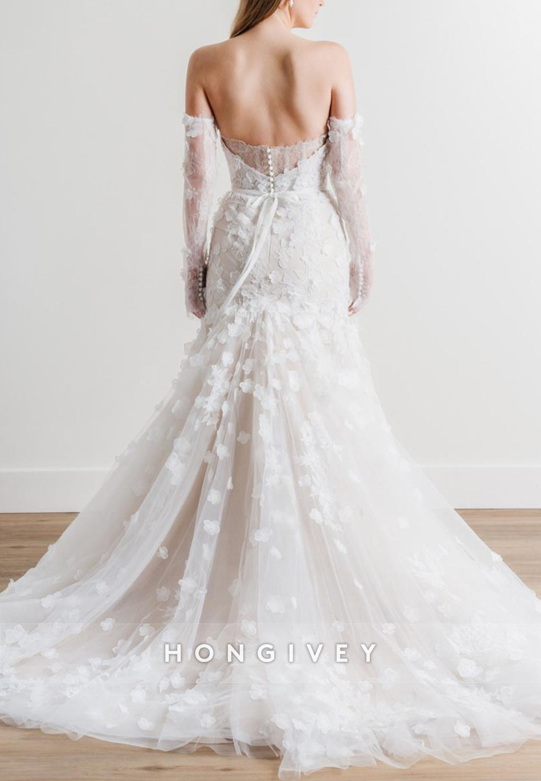 Long Sleeves Tulle Mermaid Low Back Wedding Dresses with Appliques