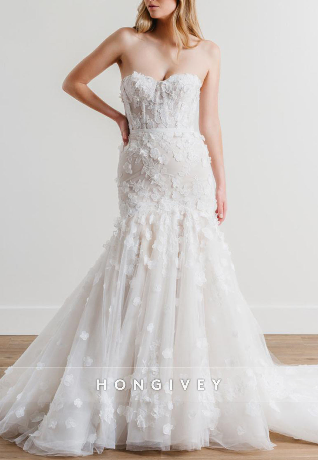 Long Sleeves Tulle Mermaid Low Back Wedding Dresses with Appliques