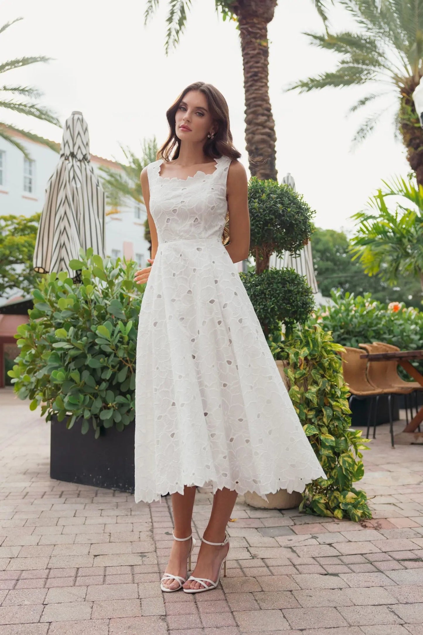 Square Neck Sleeveless A-Line Tea-Lenght Wedding Dress