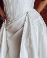 Off Shoulder Wedding Dresses for Bride Satin Corset Crystal Beaded Bridal Wedding Gowns