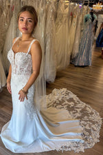 Charming Straps Sleeveless Satin Mermaid Wedding Dresses Appliques Lace Open Back With Buttons