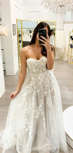 A-line Beach Long Wedding Dresses Lace Appliques Sleeveless