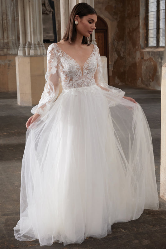Lace Applique Long Sleeve Tulle Wedding Dress