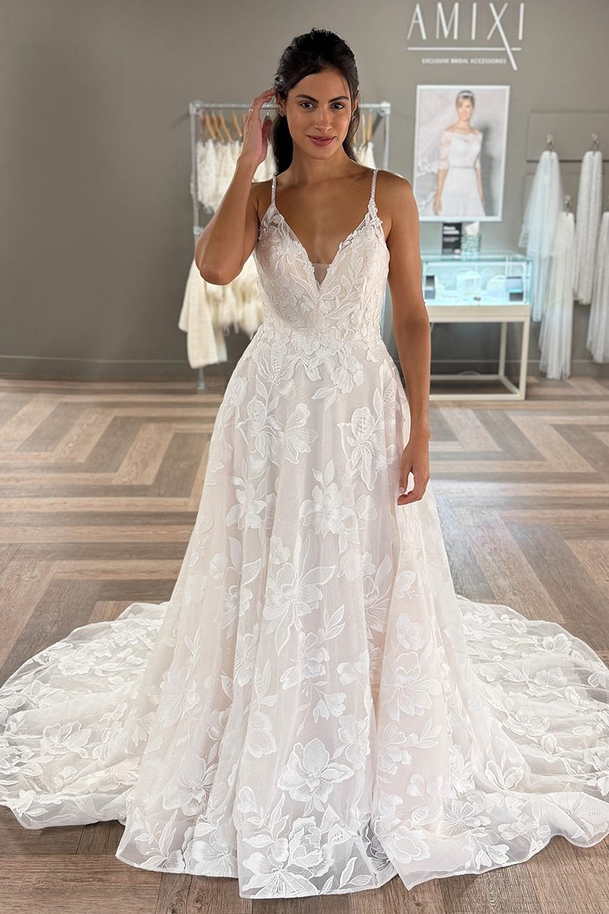 A-Line Floral Lace Wedding Dress with V-Neck