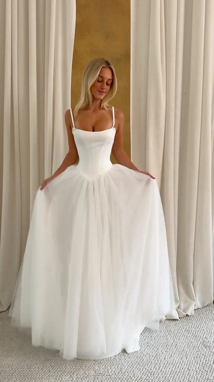 Minimalist Spaghetti Strap Tulle Ball Gown