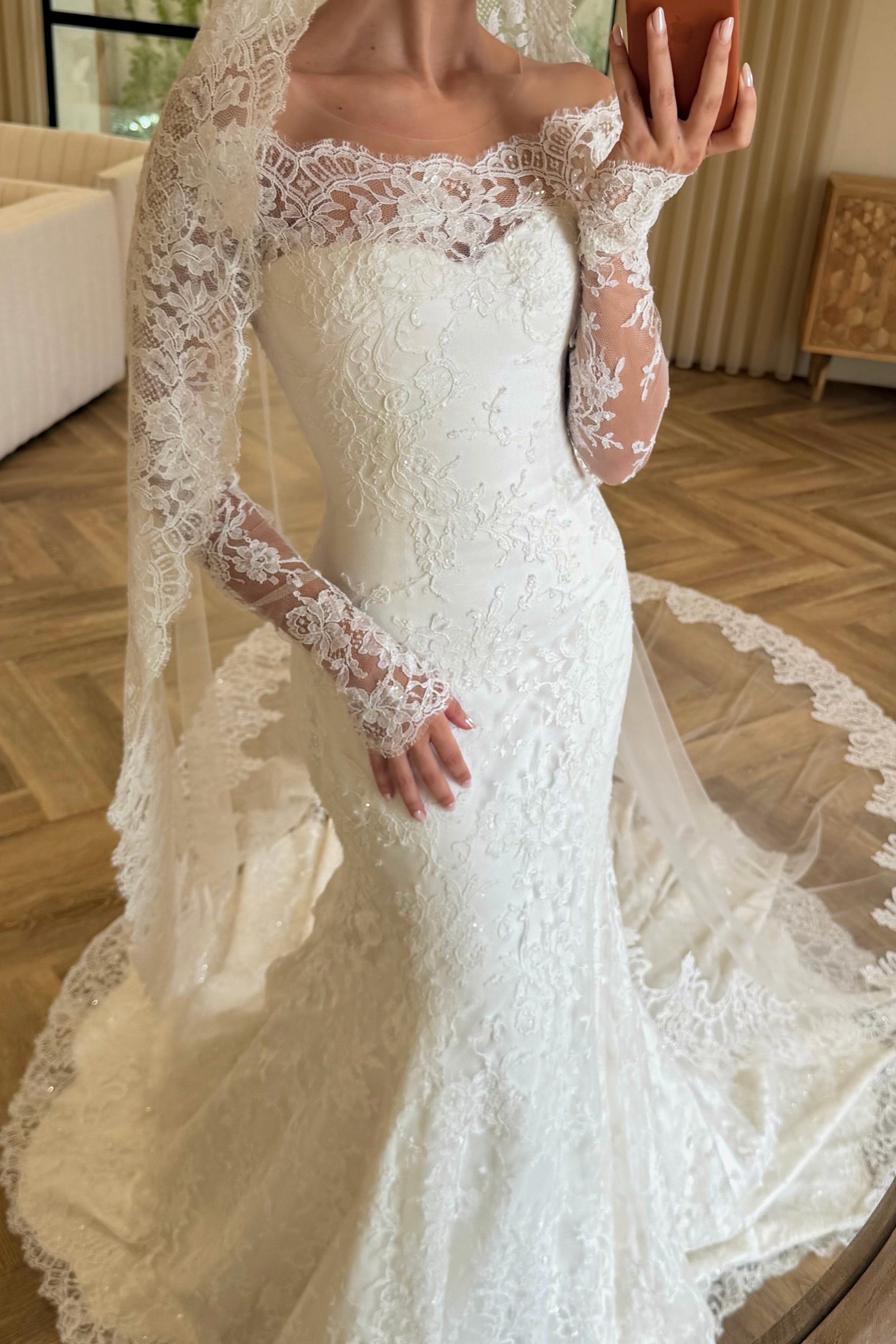 Off-Shoulder Lace Mermaid Wedding Dress with Long Sleeves