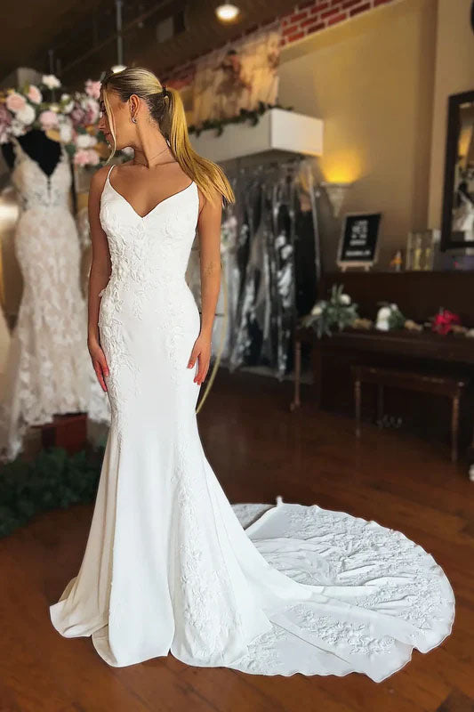 Elegant Ivory Lace Appliqué Mermaid Wedding Dress with Spaghetti Straps Low Back