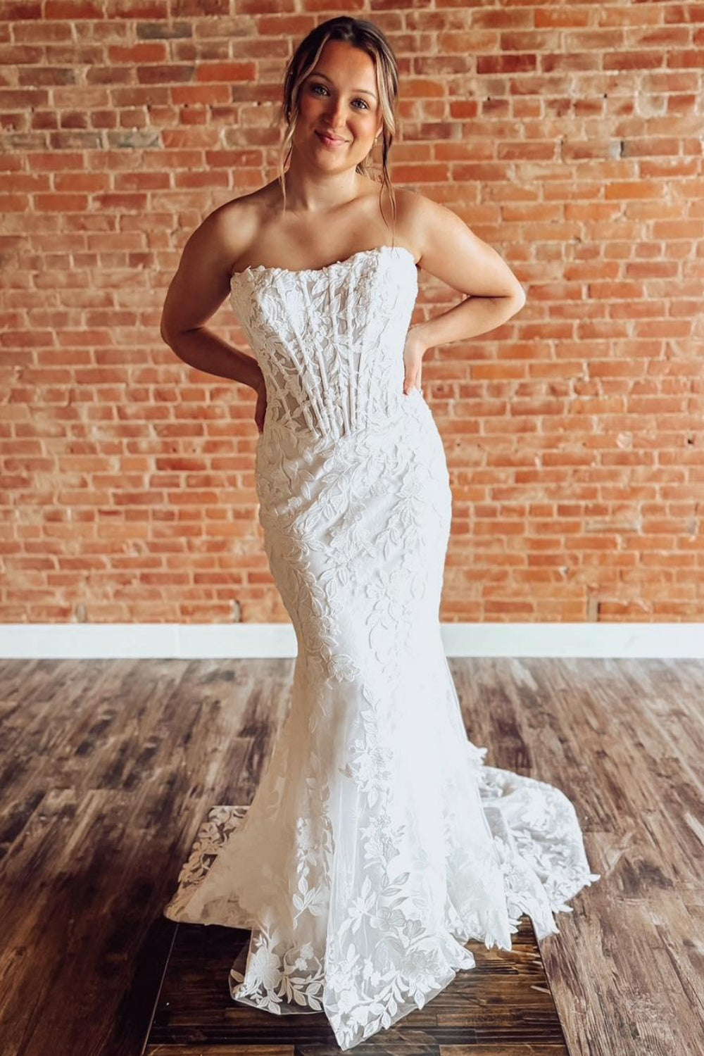 Women's Mermaid Lace Wedding Dresses Strapless Corset Beach Wedding Gowns