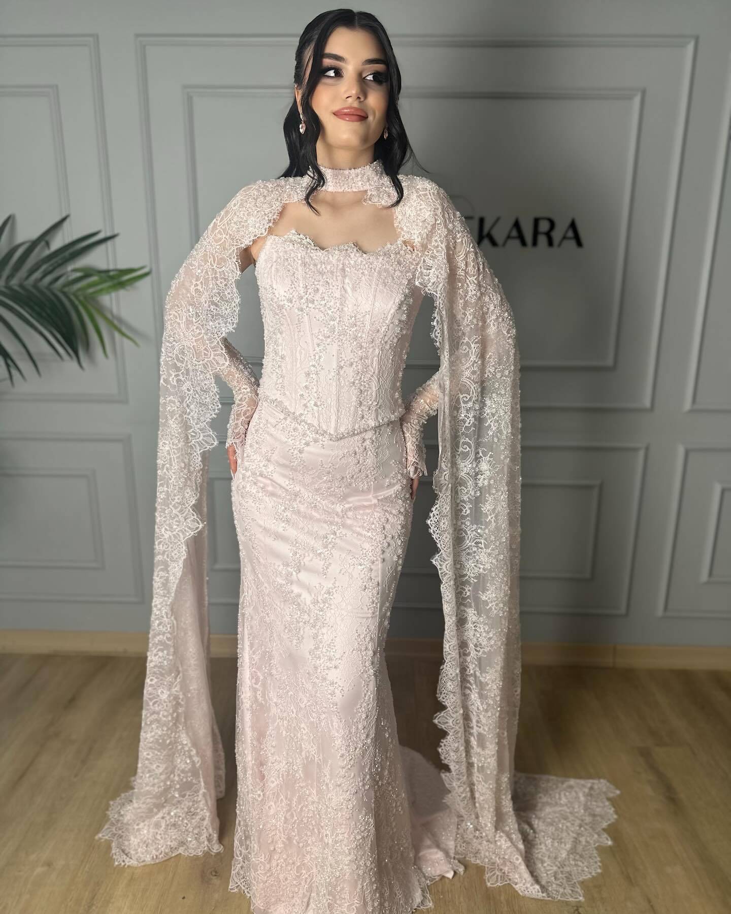 Exquisite Pink Halter Shawl Floor-Length Lace Mermaid Foraml Evening Dress