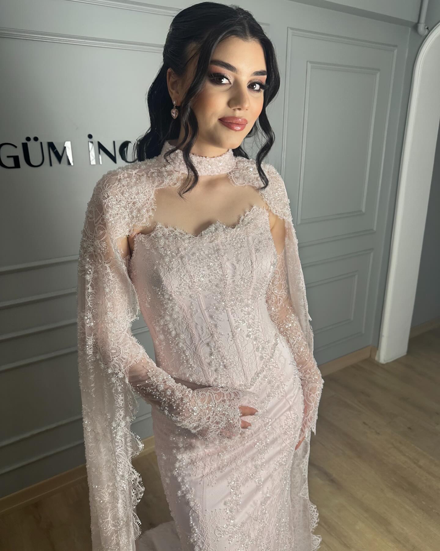 Exquisite Pink Halter Shawl Floor-Length Lace Mermaid Foraml Evening Dress