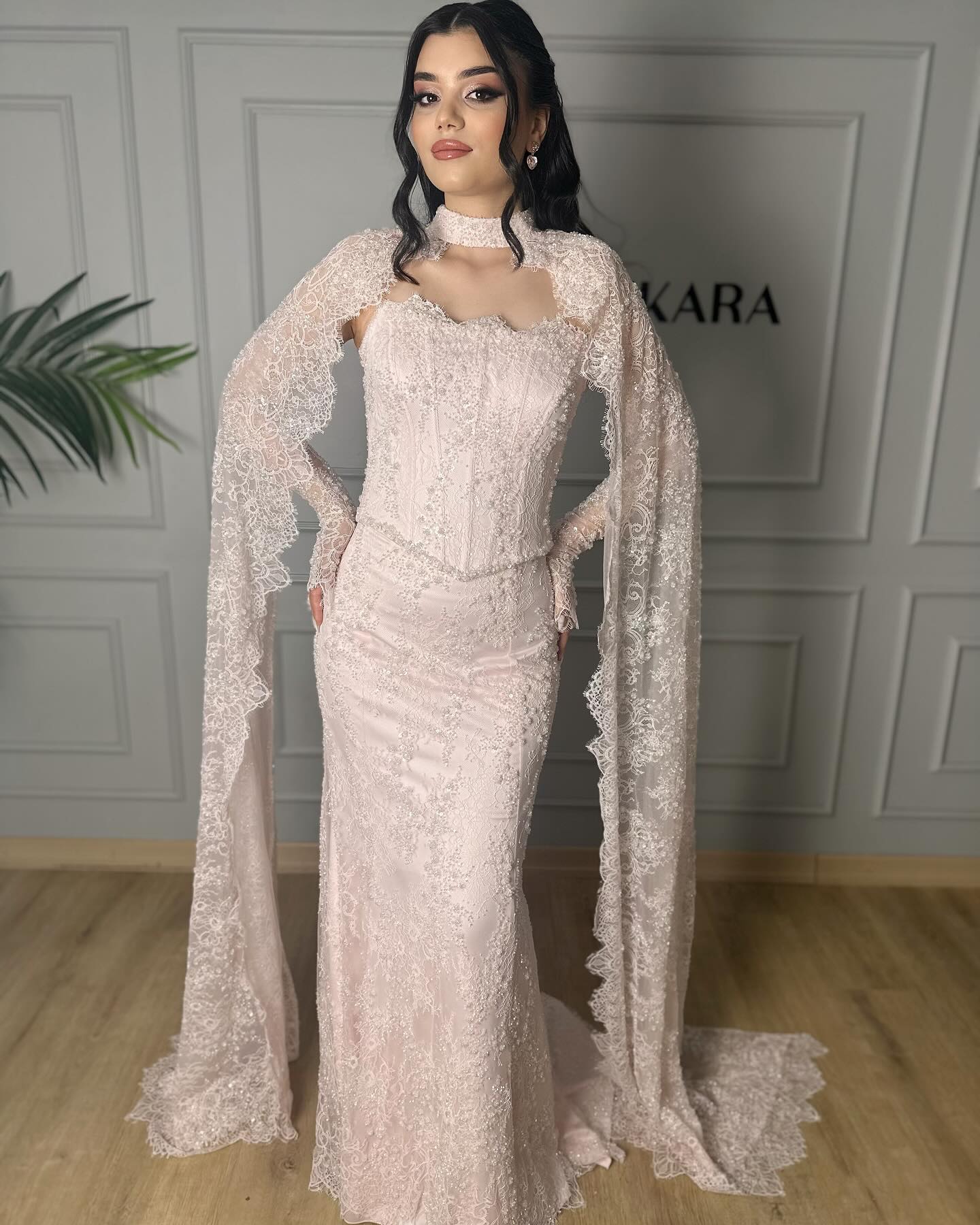 Exquisite Pink Halter Shawl Floor-Length Lace Mermaid Foraml Evening Dress