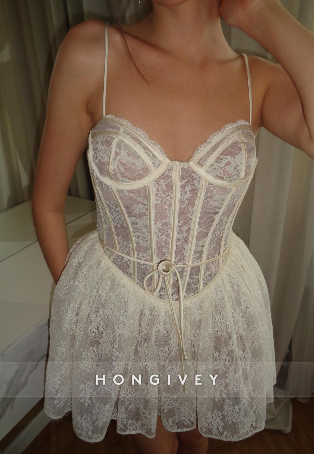 Lace Spaghetti Straps Sweetheart A-Line Short Homecoming Dress