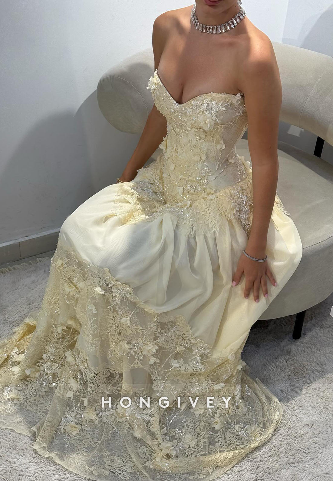 Yellow A-Line Floor-Length Strapless Sweetheart Evening Gowns with Appliques