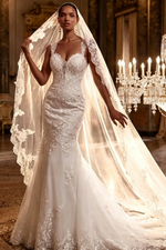 Trumpet/Mermaid Sweetheart Sleeveless Lace Chapel Train Wedding Dresses With Appliques Lace Back Hole