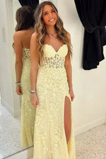 Elegant Mermaid Strapless Prom Dress with Lace Appliques and Slit
