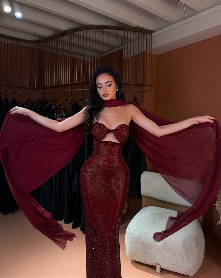 Fashion Red Sequins Sparkle Sweetheart Cut Outs Mermaid Sleeveless Prom Dress