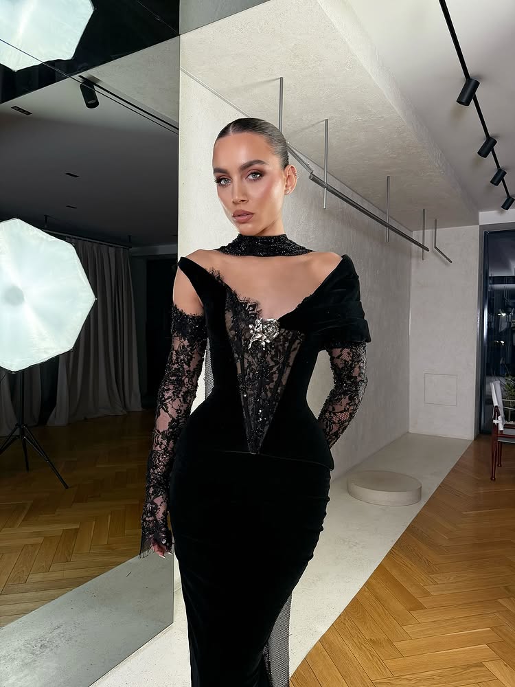 Sexy Black One Shoulder Lace Long Sleeve Mermaid Prom Dress