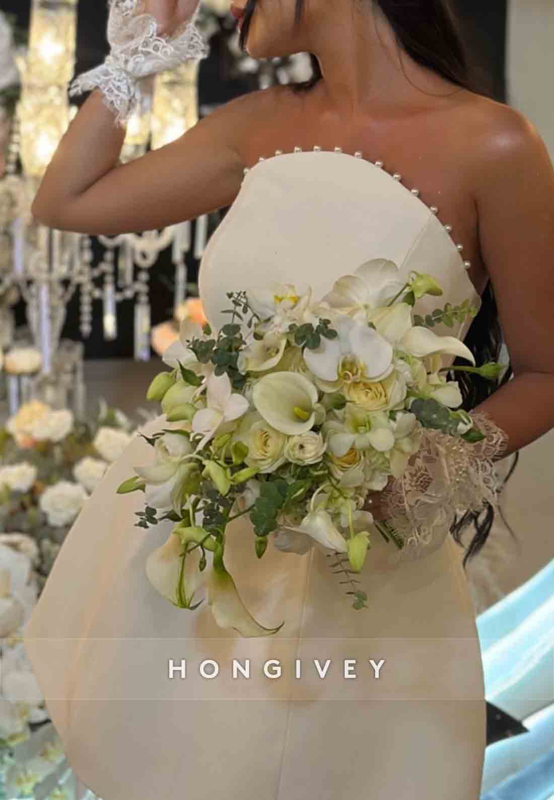 A-Line Floor-Length Sleeveless Lace Pleated Strapless Wedding Dresses