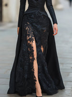 Long Sleeves V-Neck Formal Wedding Appliqued Floor-Length Evening Gowns