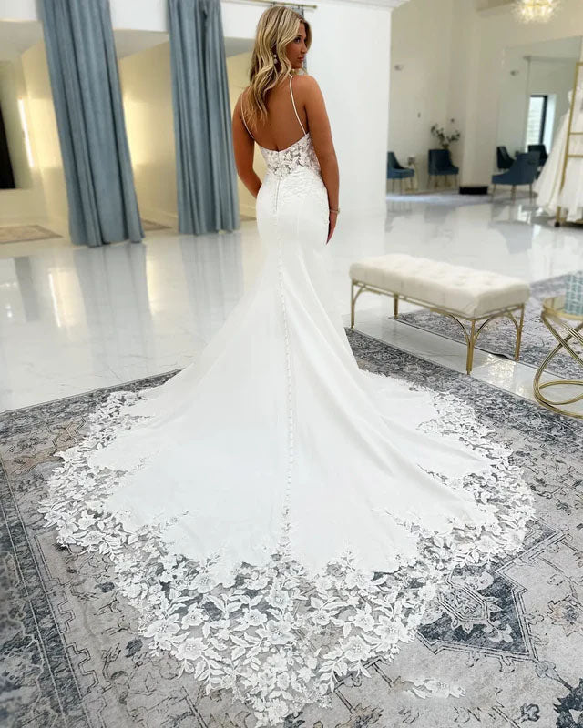 Elegant Ivory Lace Appliqué Mermaid Wedding Dress with Spaghetti Straps heer Bodice