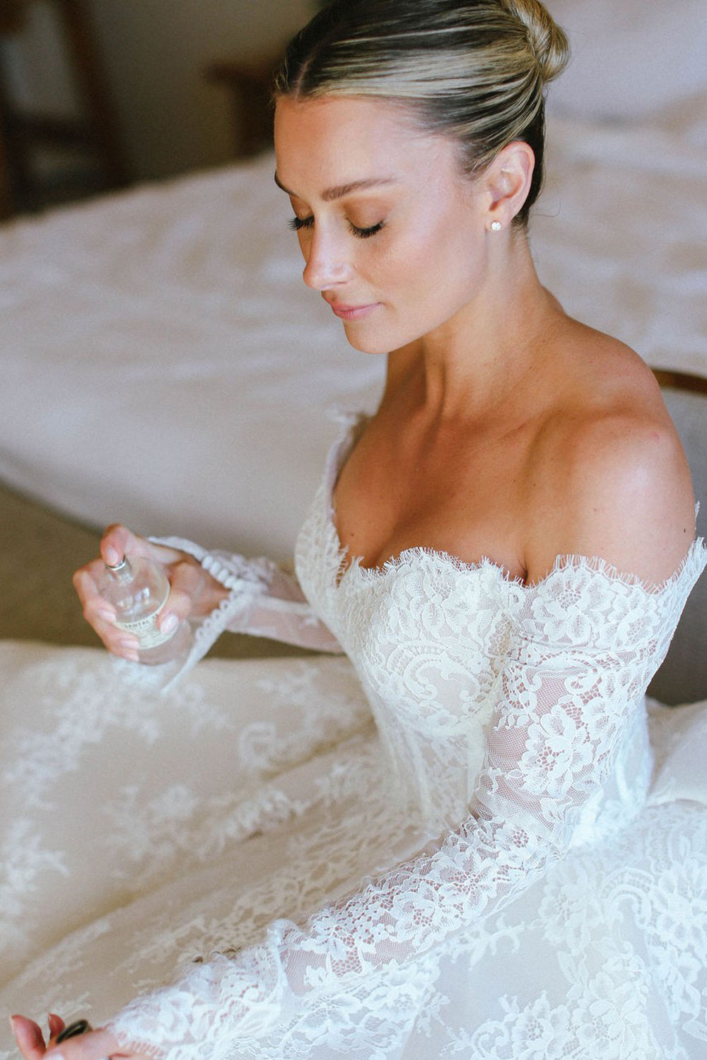 Gorgeous Ball Gown Off the Shoulder Lace Wedding Dress with Long Sleeves