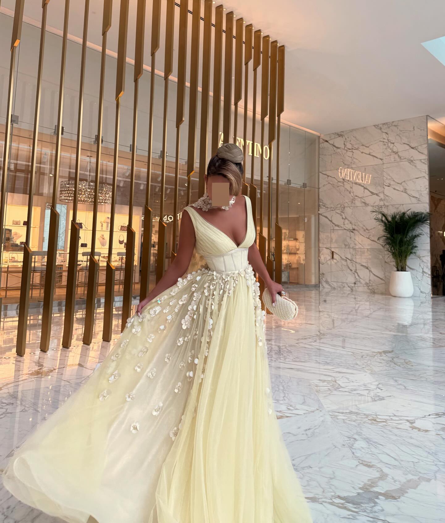 Exquisite V-Neck Sleevless Tulle A-Line Flowers Shawl Floor-Length Evening Dress