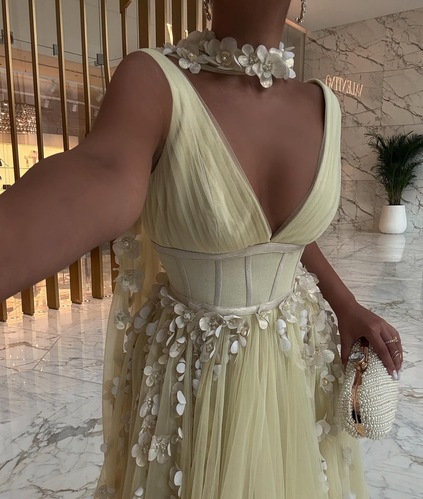 Exquisite V-Neck Sleevless Tulle A-Line Flowers Shawl Floor-Length Evening Dress