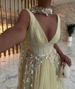 Exquisite V-Neck Sleevless Tulle A-Line Flowers Shawl Floor-Length Evening Dress