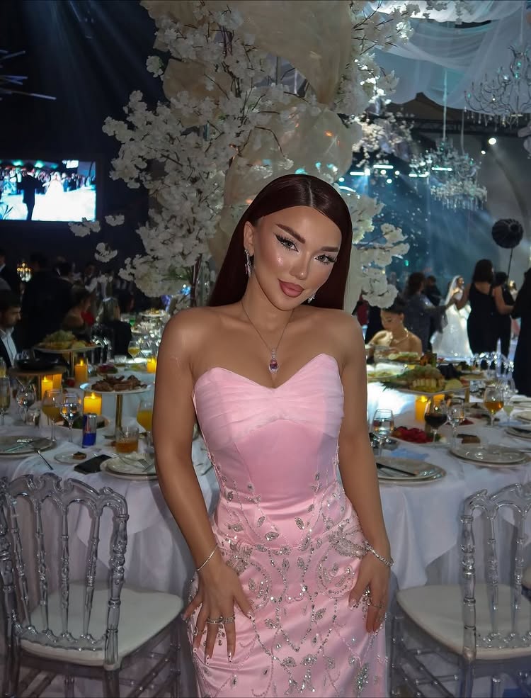 Pink Sweetheart Sleeveless Mermaid Beaded Sparkle Applique Prom Dress