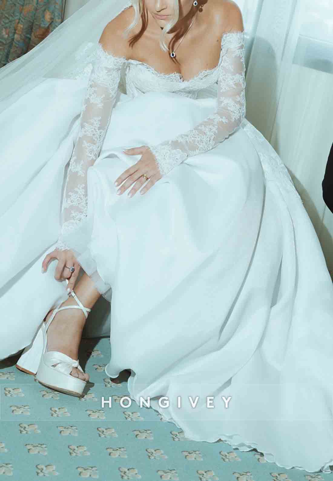 Tulle Long Sleeves Off the Shoulder Lace Princess Wedding Dresses