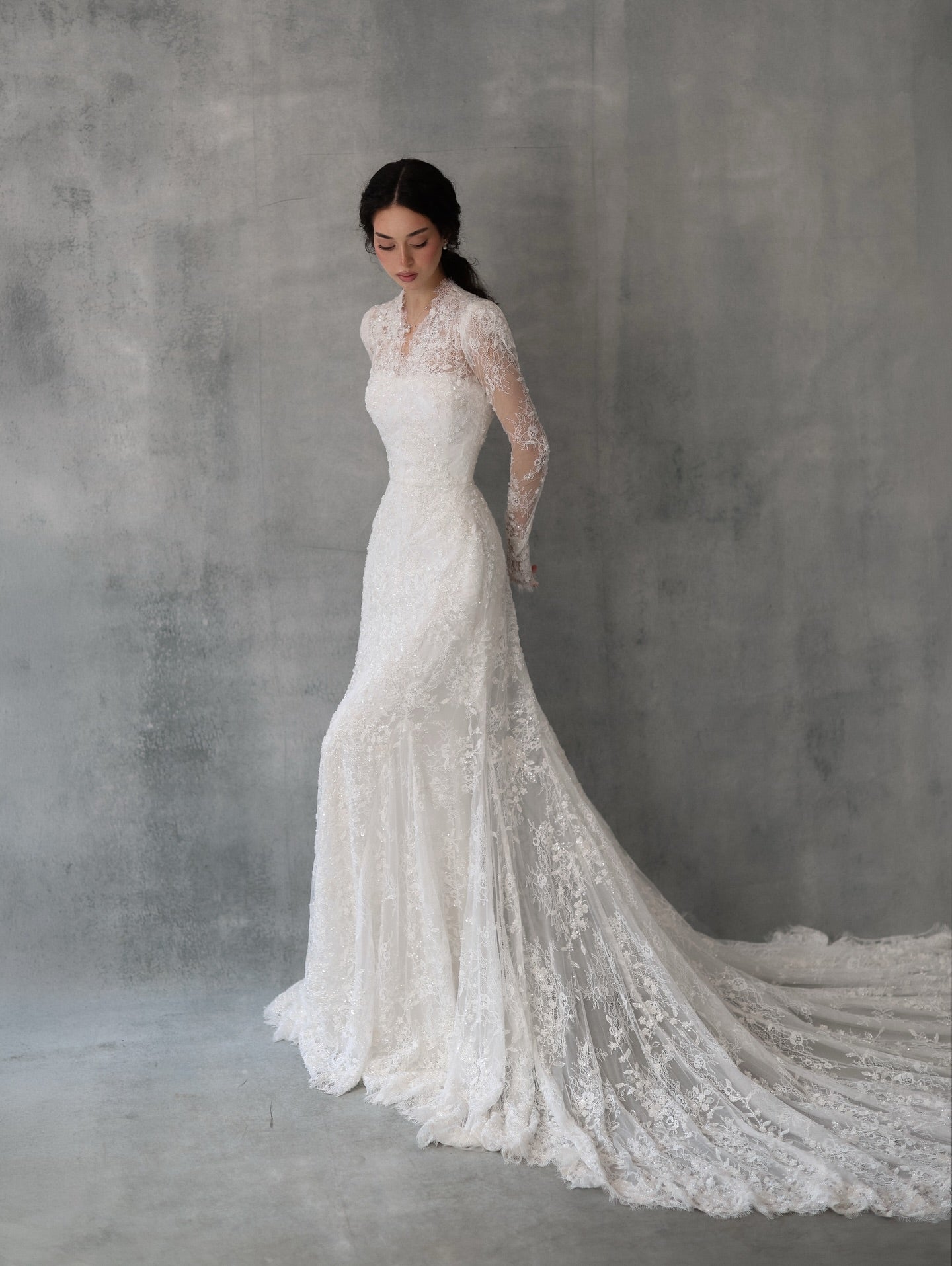 Vintage Lace Long Sleeve Mermaid Floor-Length Wedding Dress