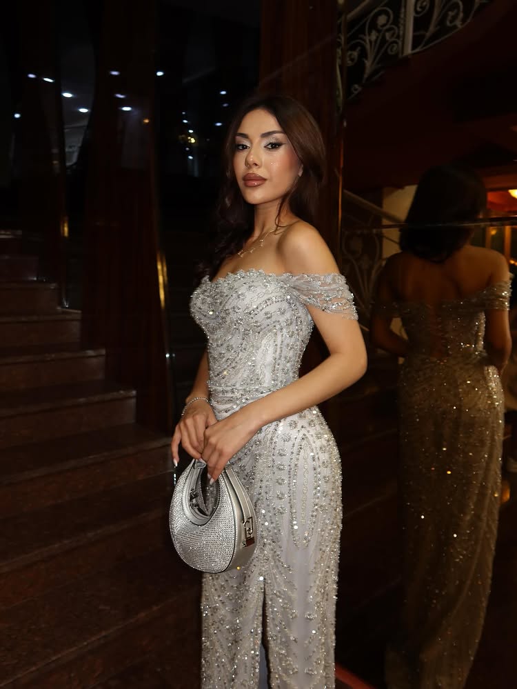 Off the Shoulder Sleeveless Sequins Sparkle Mermaid Prom Dress