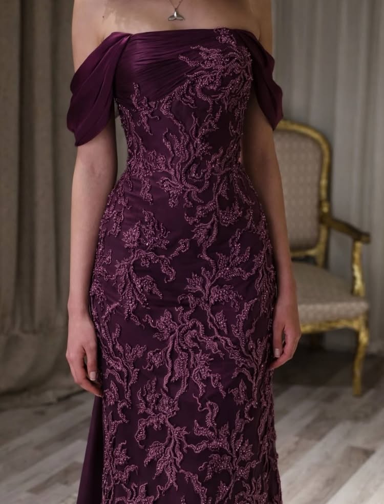 Off the Shoulder Sleeveless Applique Mermaid Floor-Length Evening Dress