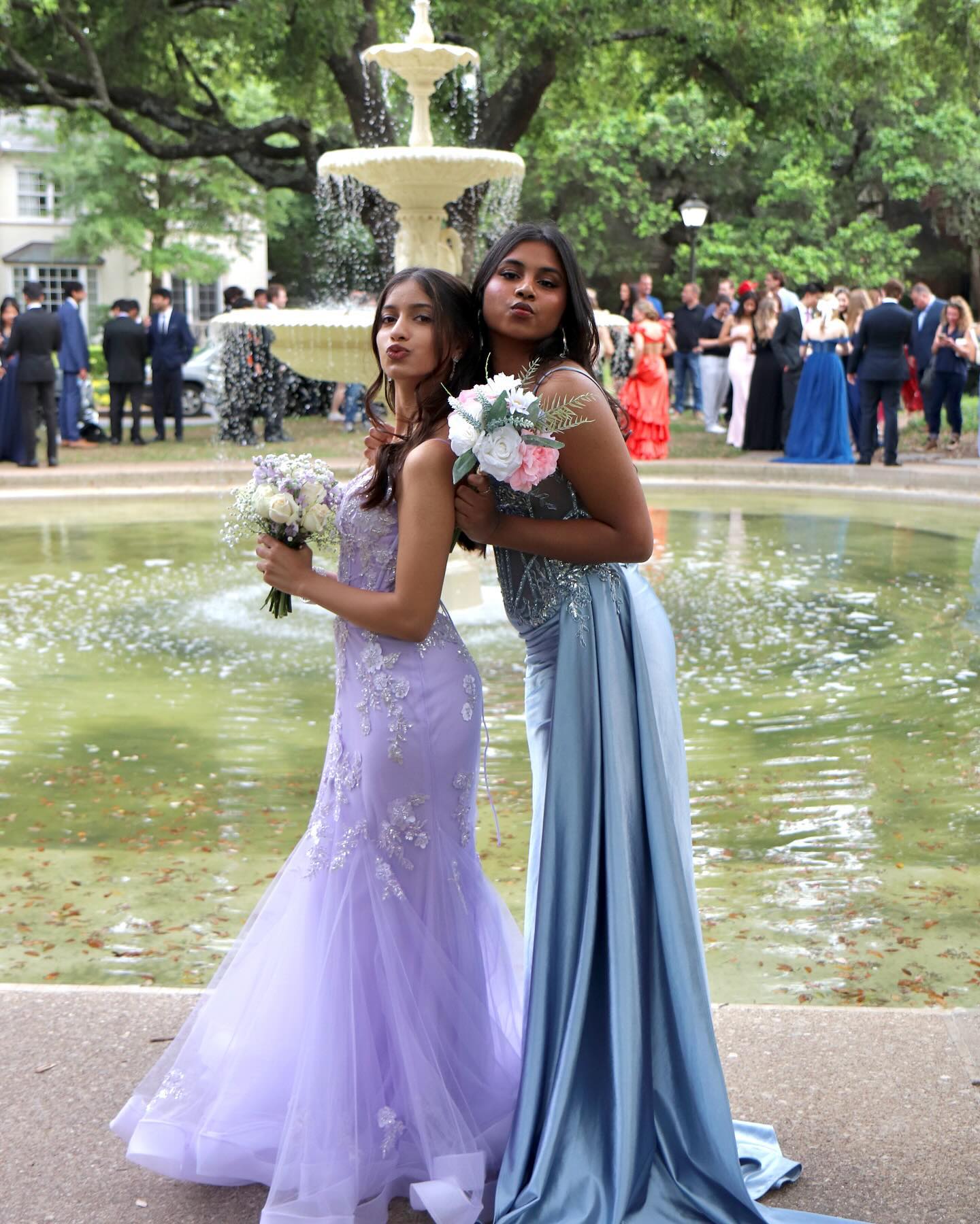 Applique Sheer Spaghetti Straps Sleeveless Mermaid Prom Dress Froor-Length Side Slit