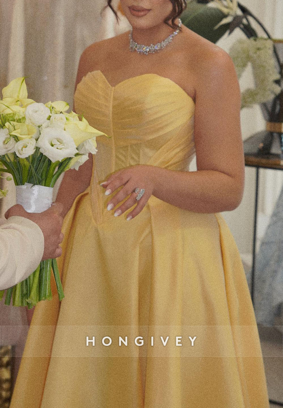 Yellow Sweetheart Satin A-Line Evening Gowns Empire Evening Gowns