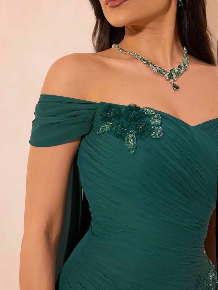 Off the Shoulder Green Sleeveless A-Line Sequins Applique Shawl Evening Dress
