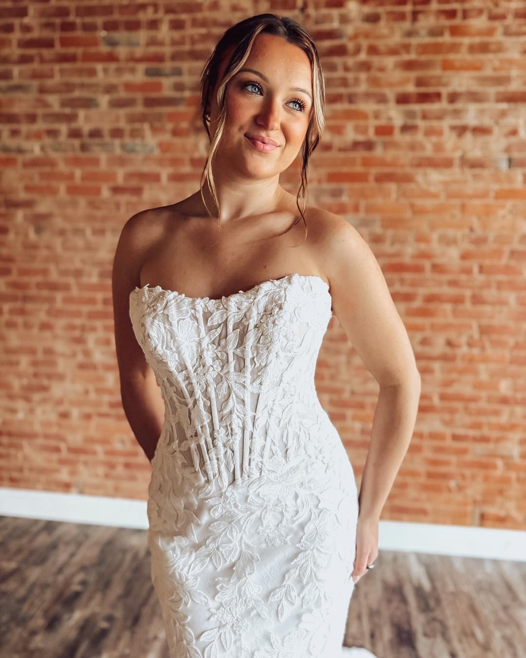 Women's Mermaid Lace Wedding Dresses Strapless Corset Beach Wedding Gowns