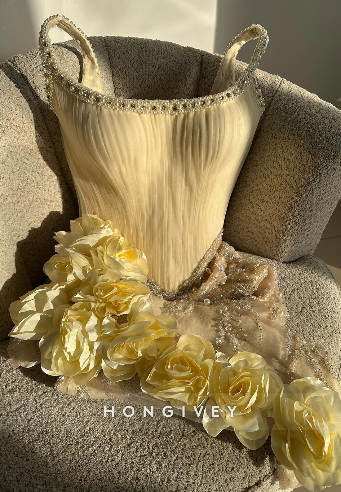 Regular Straps Yellow Short Homecoming Dress with Pearls and 3d Flowers